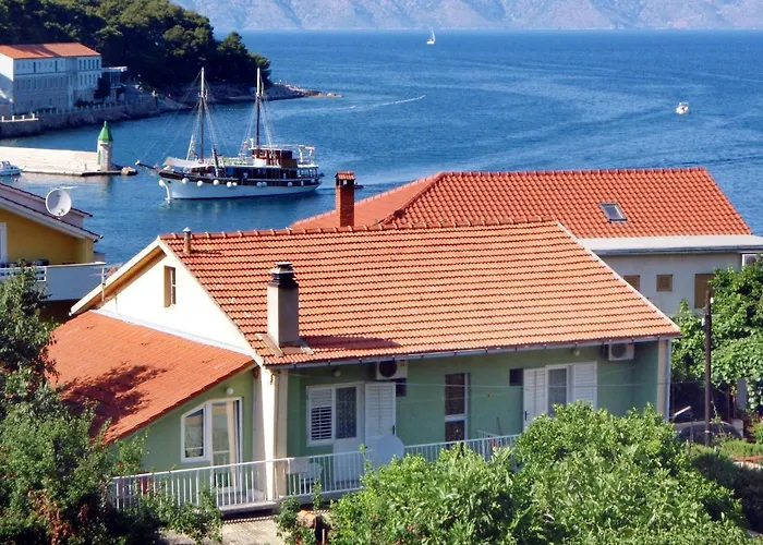 Apartments And Rooms By The Sea Jelsa, Hvar - 4602