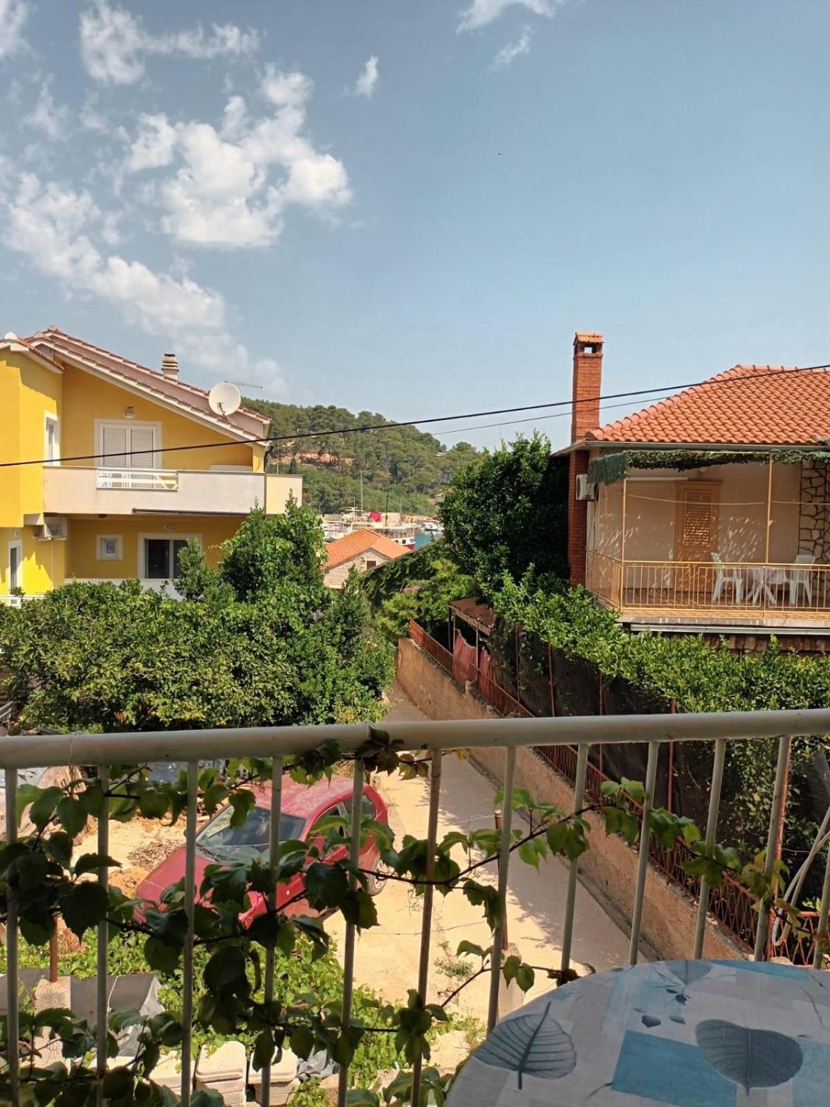 Guest house And By The Sea Jelsa, Hvar - 4602 Jelsa (Hvar)