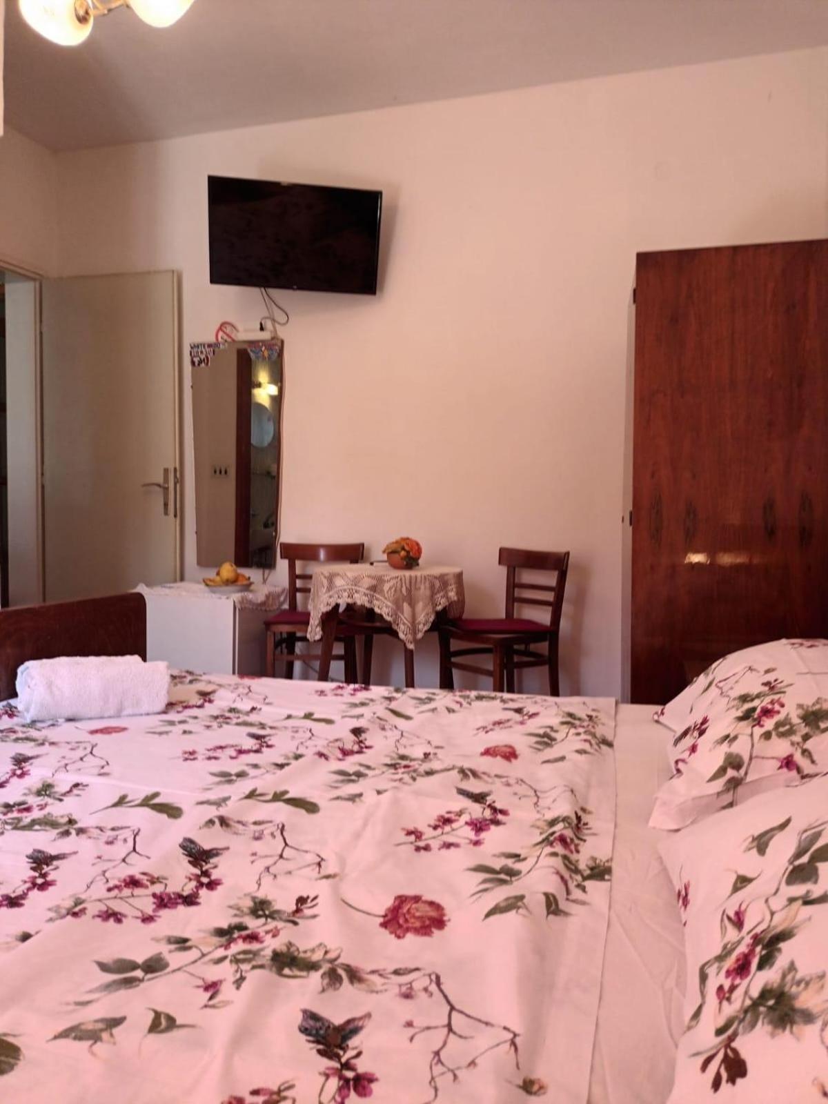 And By The Sea Jelsa, Hvar - 4602 Guest house 3*